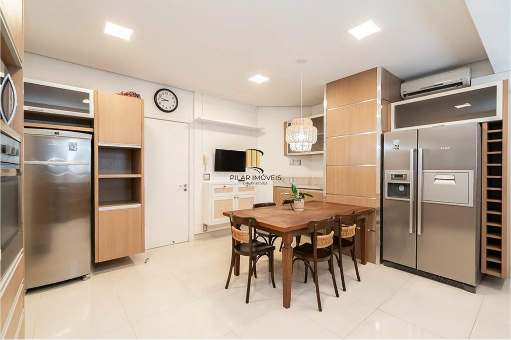 Cobertura 4 dormitórios no bairro Moinhos de Vento