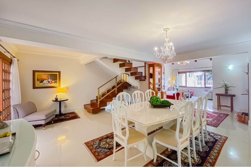 Casa 4 dormitórios no bairro Teresópolis