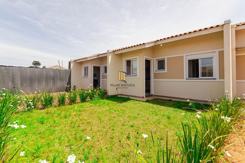 Casa de Condomínio 2 dormitórios no bairro Piratini