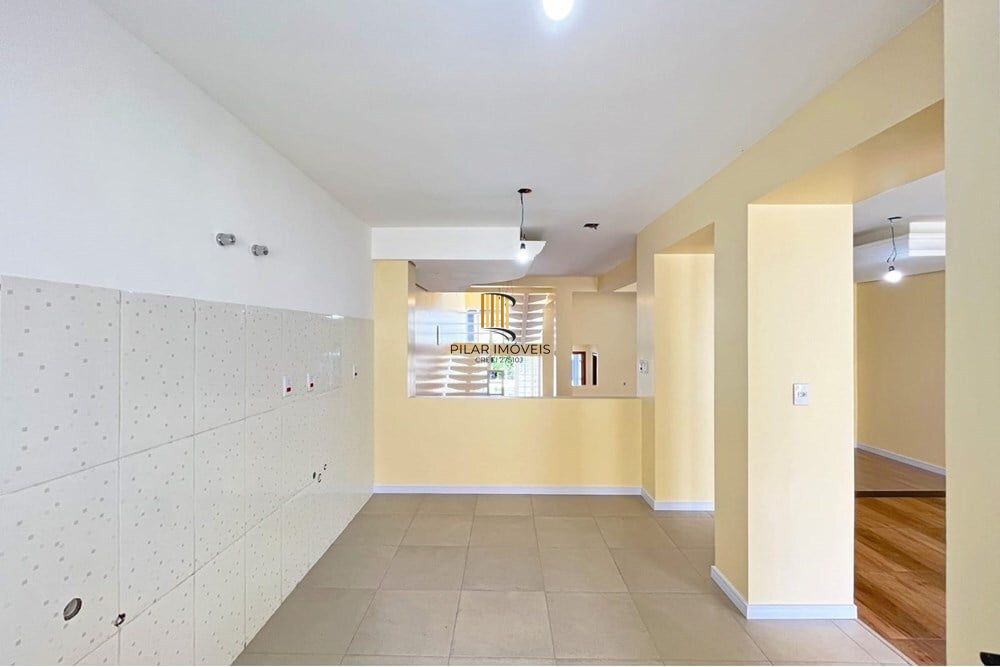 Casa 3 dormitórios no bairro Hípica