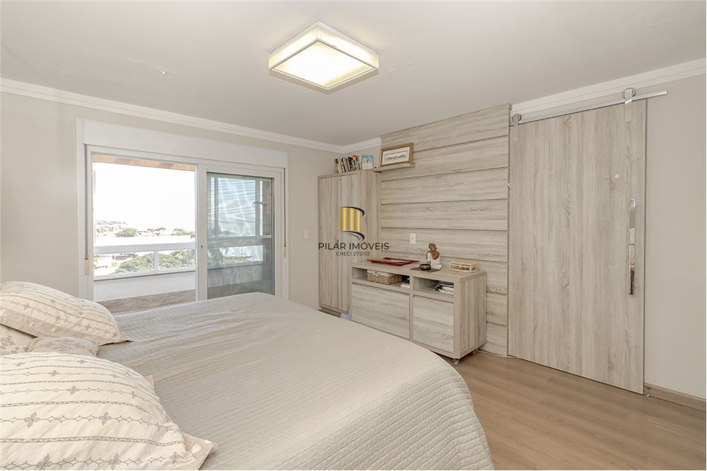 Casa 4 dormitórios no bairro Vila Assunção