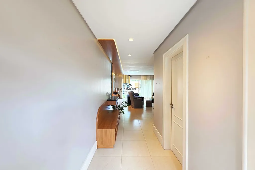 Casa 3 dormitórios no bairro Hípica