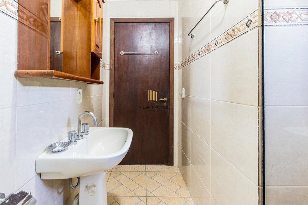 Casa 3 dormitórios no bairro Guarujá