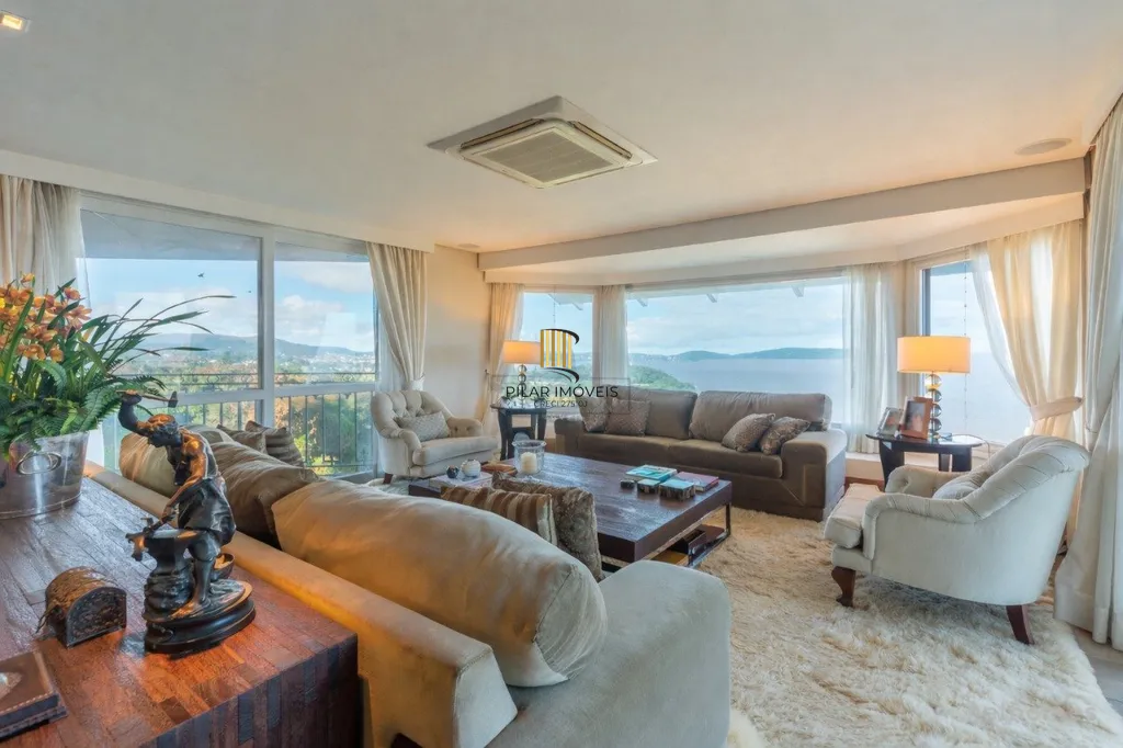 Casa 4 dormitórios no bairro Sétimo Céu