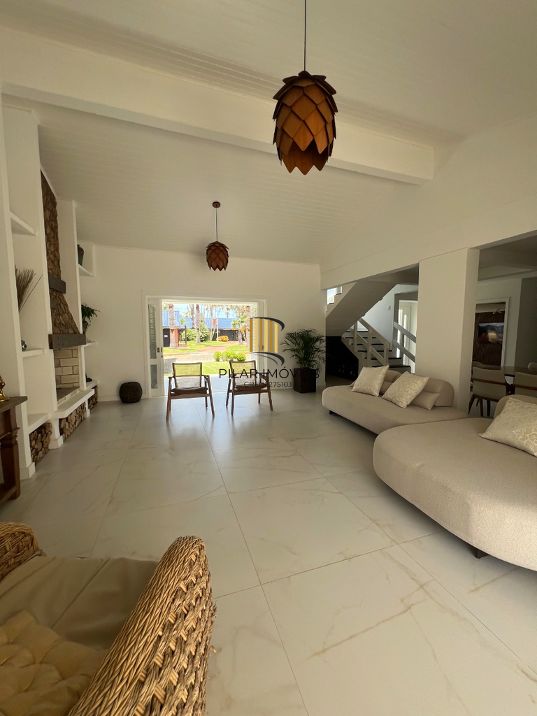 Casa 5 dormitórios no bairro Praia de Atlântida
