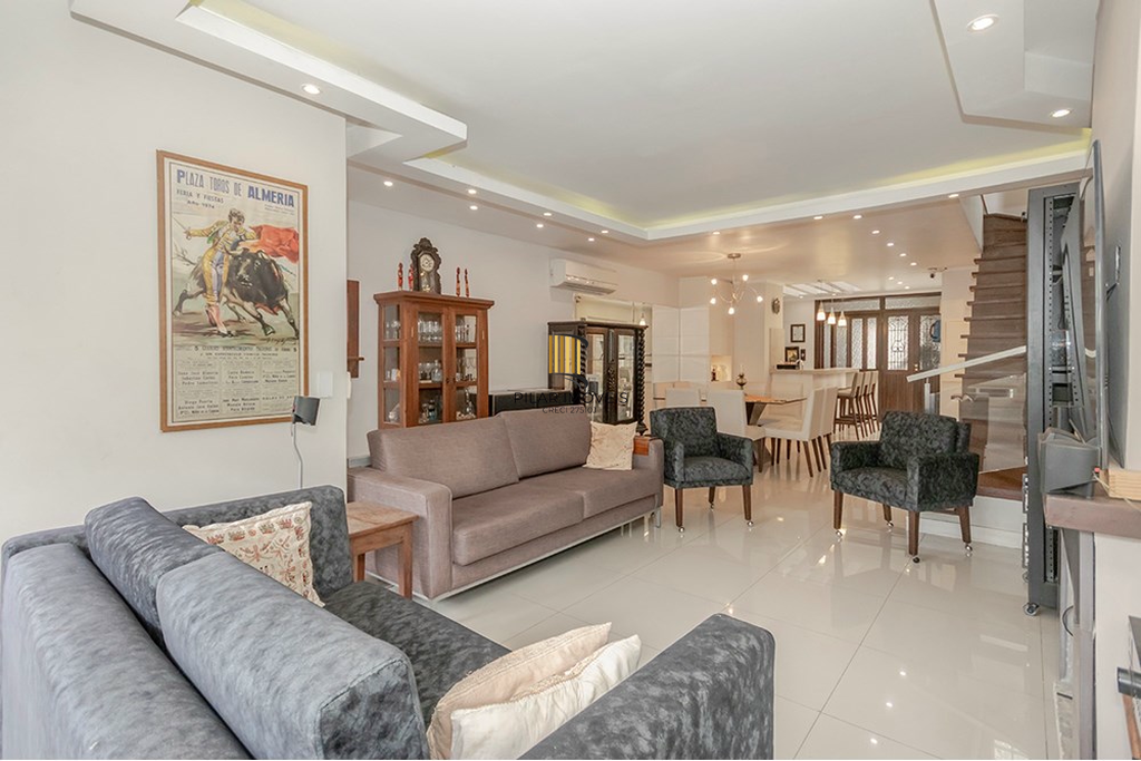 Casa 3 dormitórios no bairro Chácara das Pedras