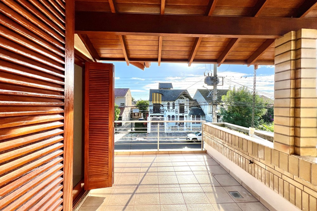 Casa 4 dormitórios no bairro Moinhos de Vento