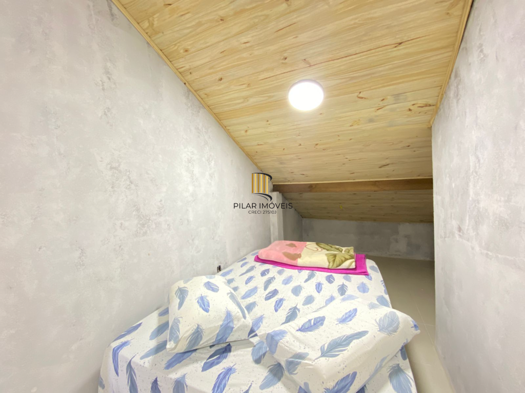 Casa 3 dormitórios no bairro Hípica