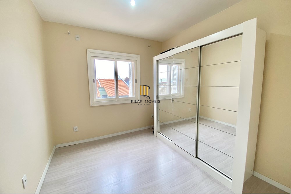 Casa 2 dormitórios no bairro Olaria