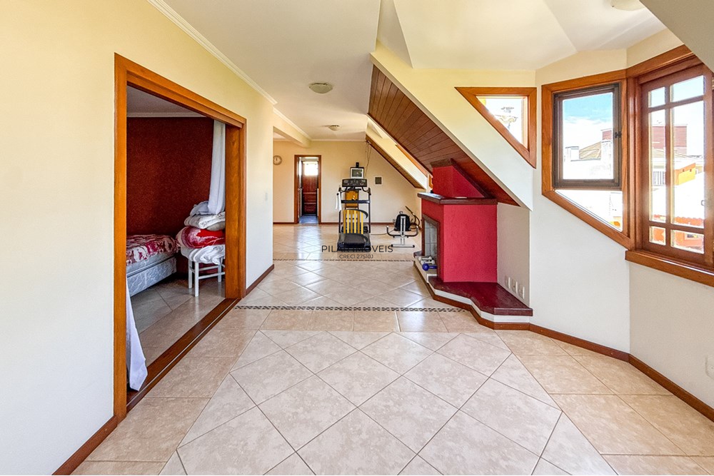 Casa 6 dormitórios no bairro Marechal Rondon