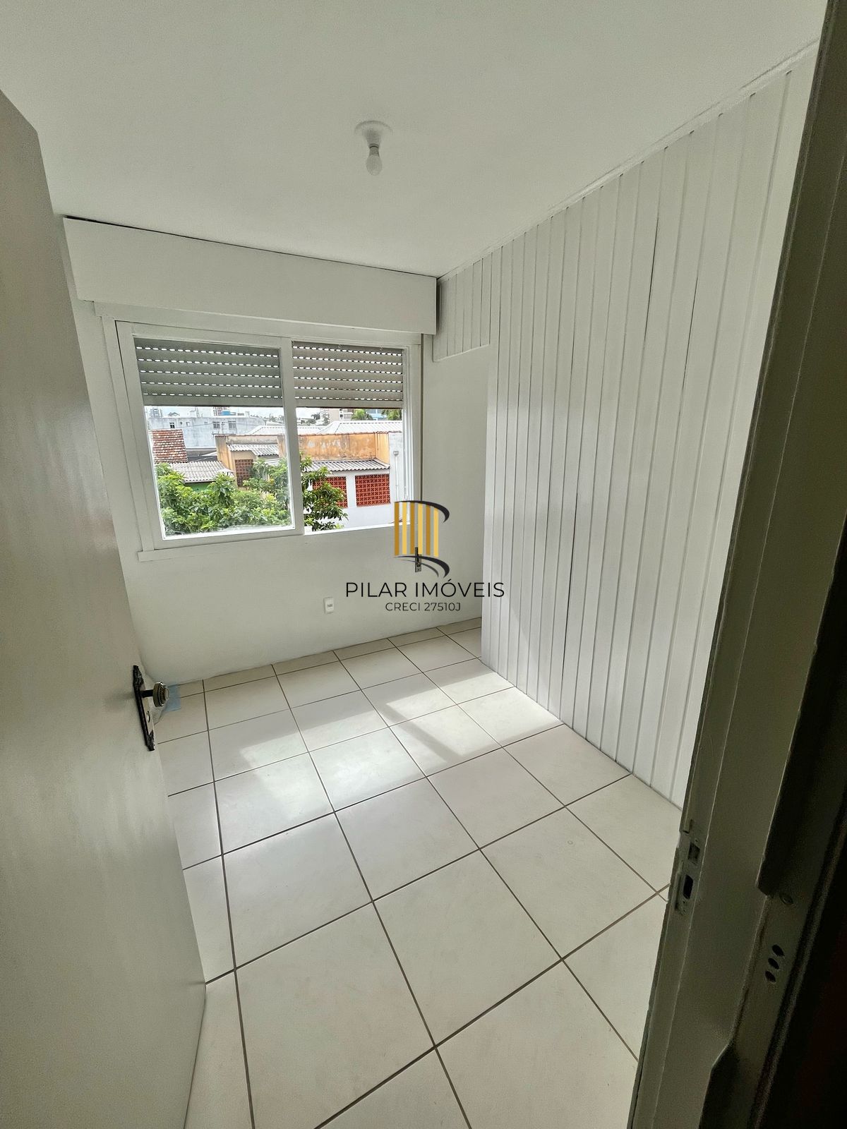 Excelente JK transformado em 01 dormitório, sala, cozinha e banheiro.