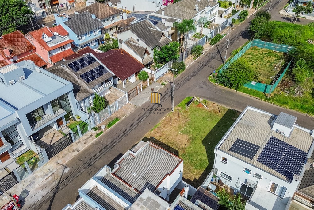 Terreno no bairro Mont Serrat