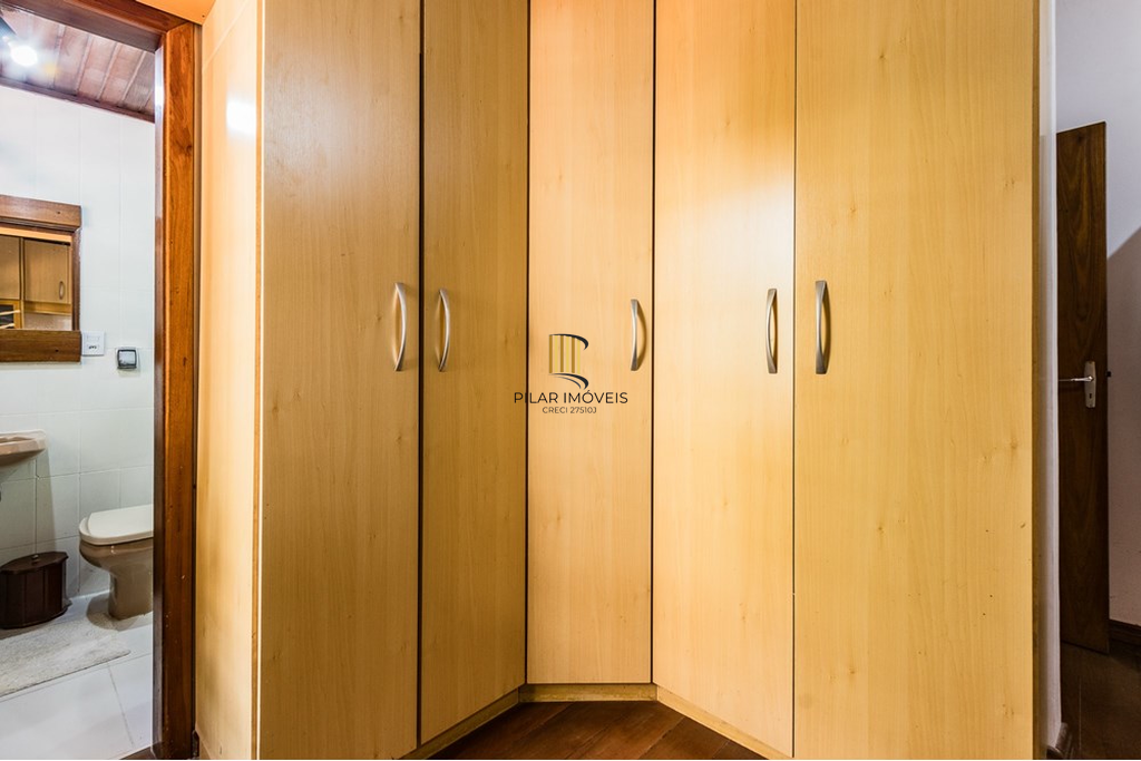 Casa 3 dormitórios no bairro Medianeira