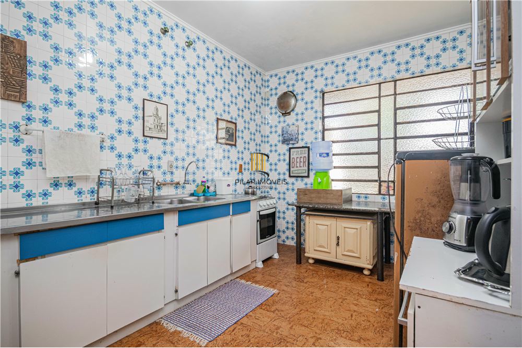 Casa 5 dormitórios no bairro Petrópolis