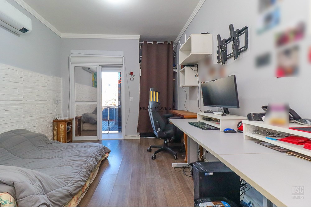 Casa 2 dormitórios no bairro Hípica