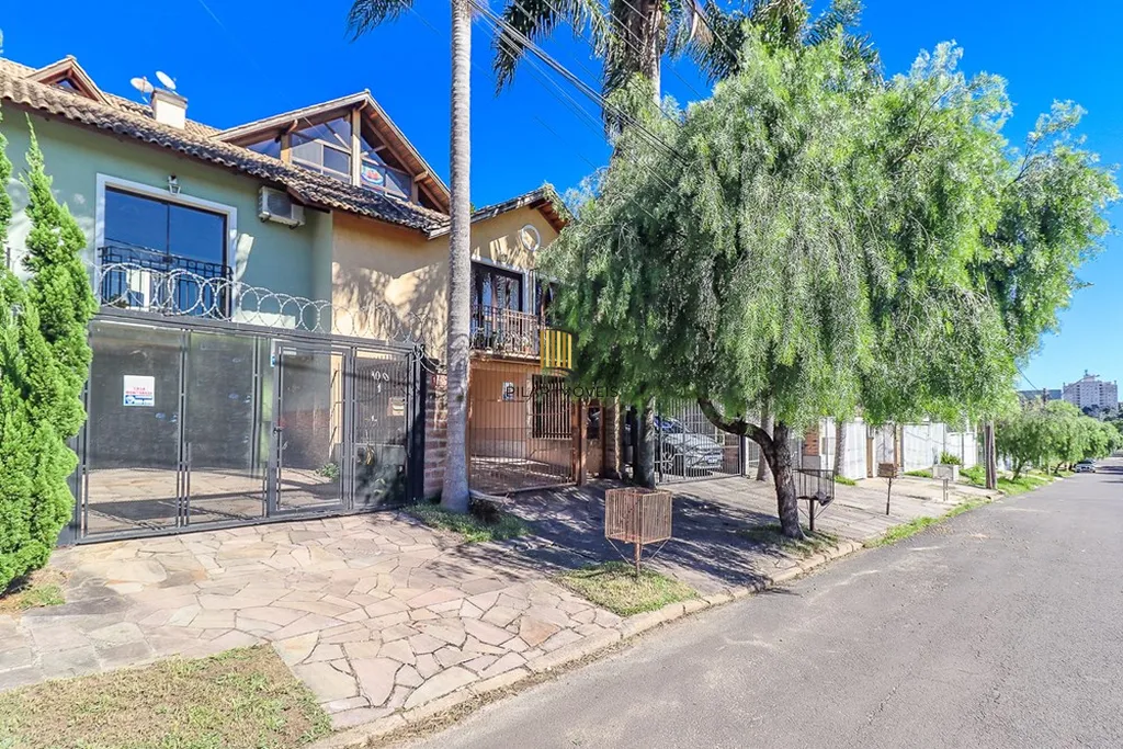 Casa 3 dormitórios no bairro Sarandi
