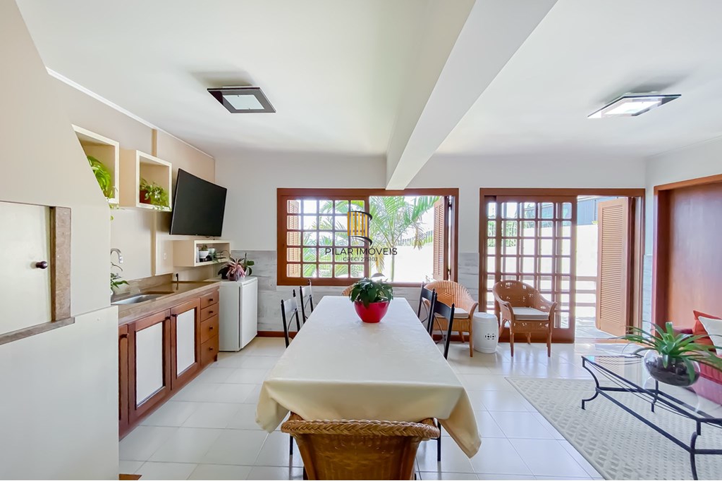 Casa 4 dormitórios no bairro Teresópolis