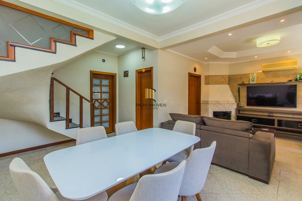 Casa 4 dormitórios no bairro Moinhos de Vento