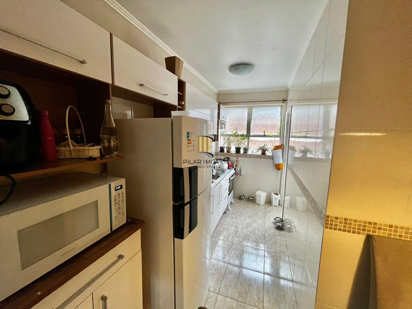 Apto de 02 dorm, banho, sala, coz, area, banho aux, dep, vaga no Cristo Redentor