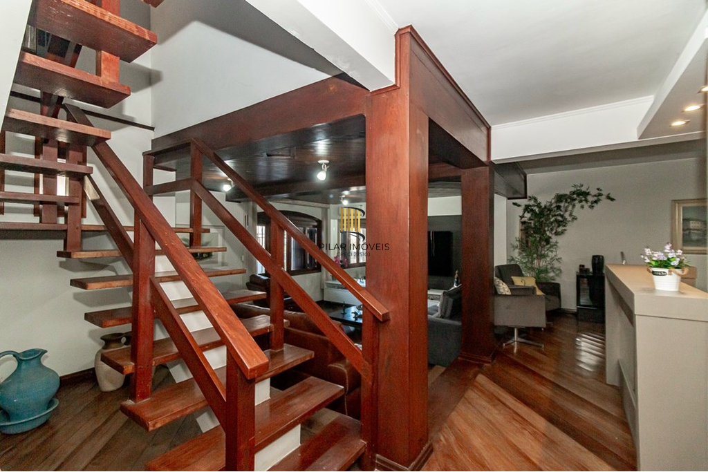 Casa 4 dormitórios no bairro Jardim Planalto