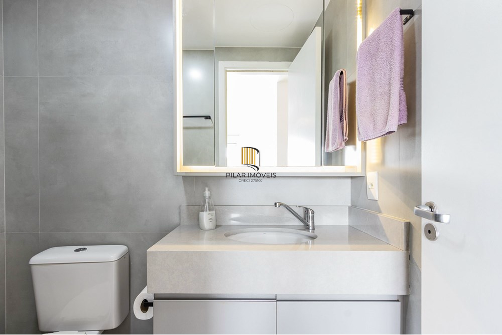 Apartamento 2 dormitórios no bairro Azenha