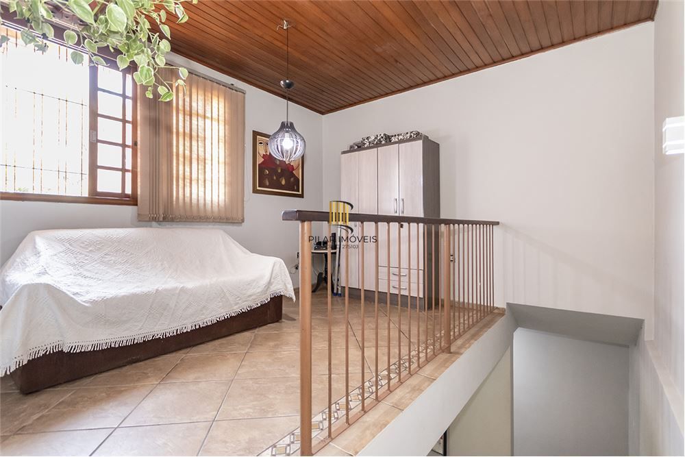 Casa 4 dormitórios no bairro Três Figueiras