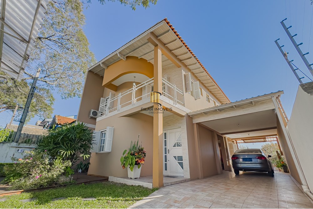 Casa 3 dormitórios no bairro Sarandi