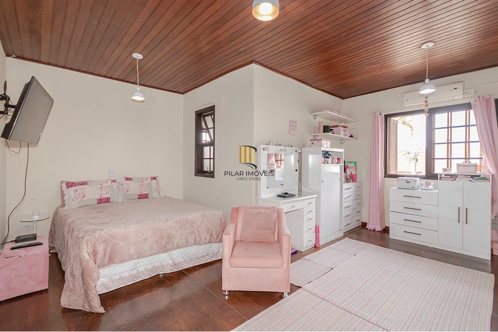 Casa 4 dormitórios no bairro Passo da Areia