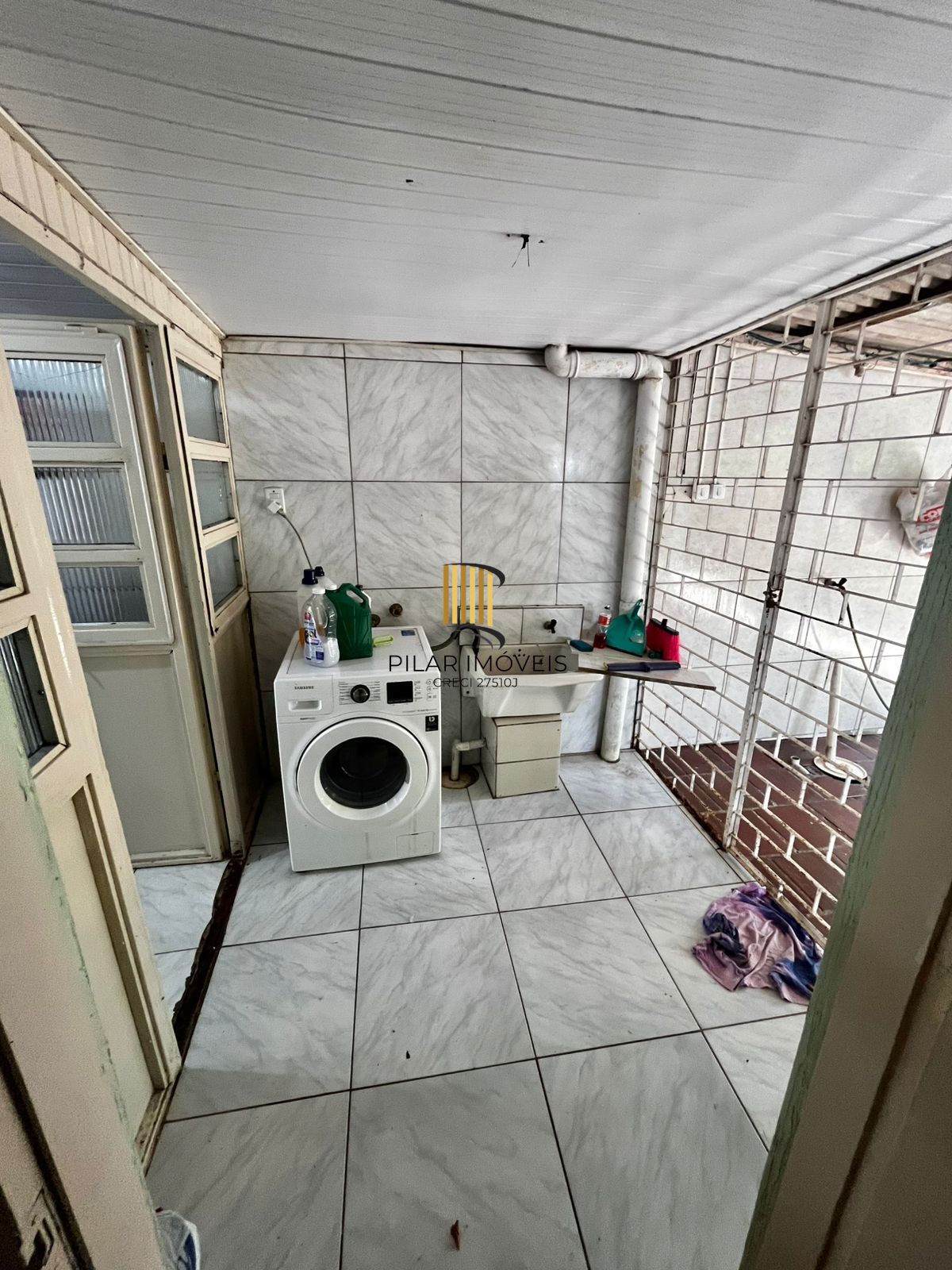 Casa com 80 m2 de área construída, 03 dorm, sala estar/jantar, cozinha, pátio