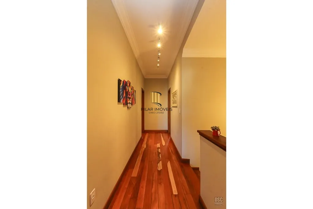 Casa 3 dormitórios no bairro Hípica