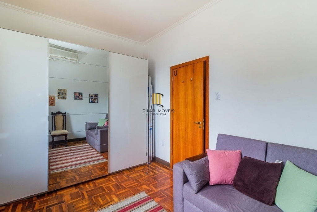 Casa 3 dormitórios no bairro Menino Deus