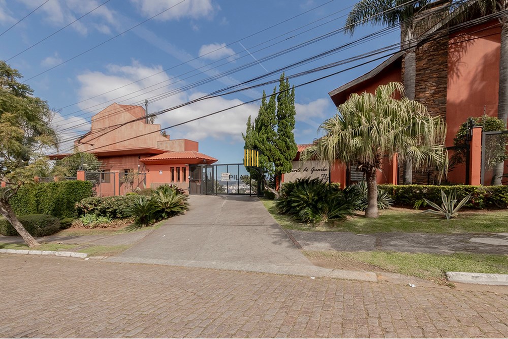 Casa de Condomínio 4 dormitórios no bairro Santa Tereza