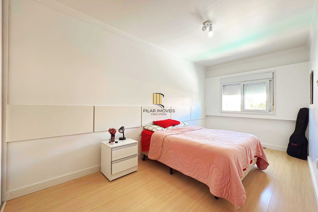 Casa 3 dormitórios no bairro Hípica