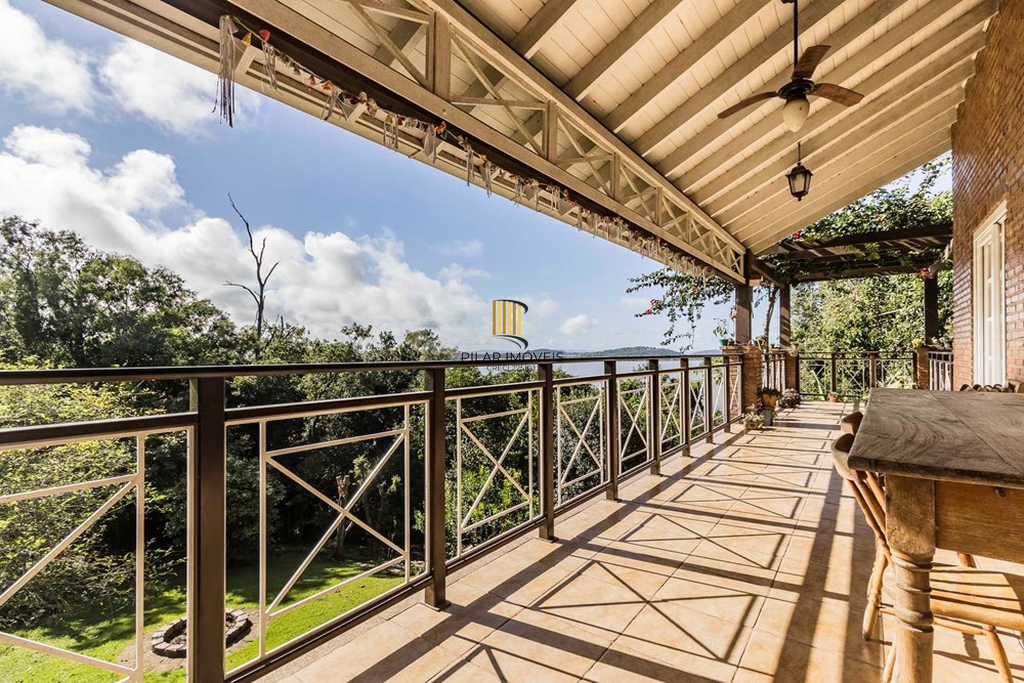 Casa 4 dormitórios no bairro Belém Novo