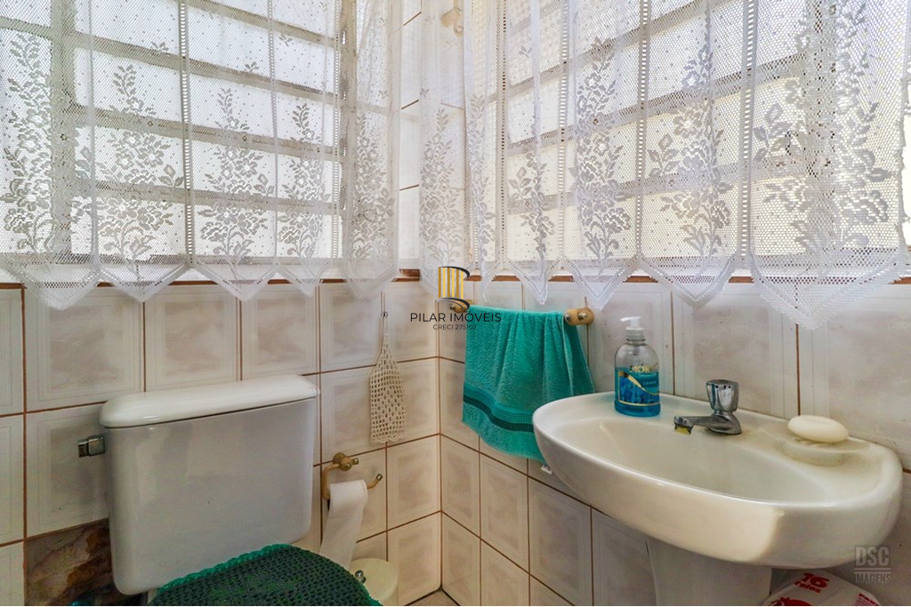 Casa 6 dormitórios no bairro Teresópolis