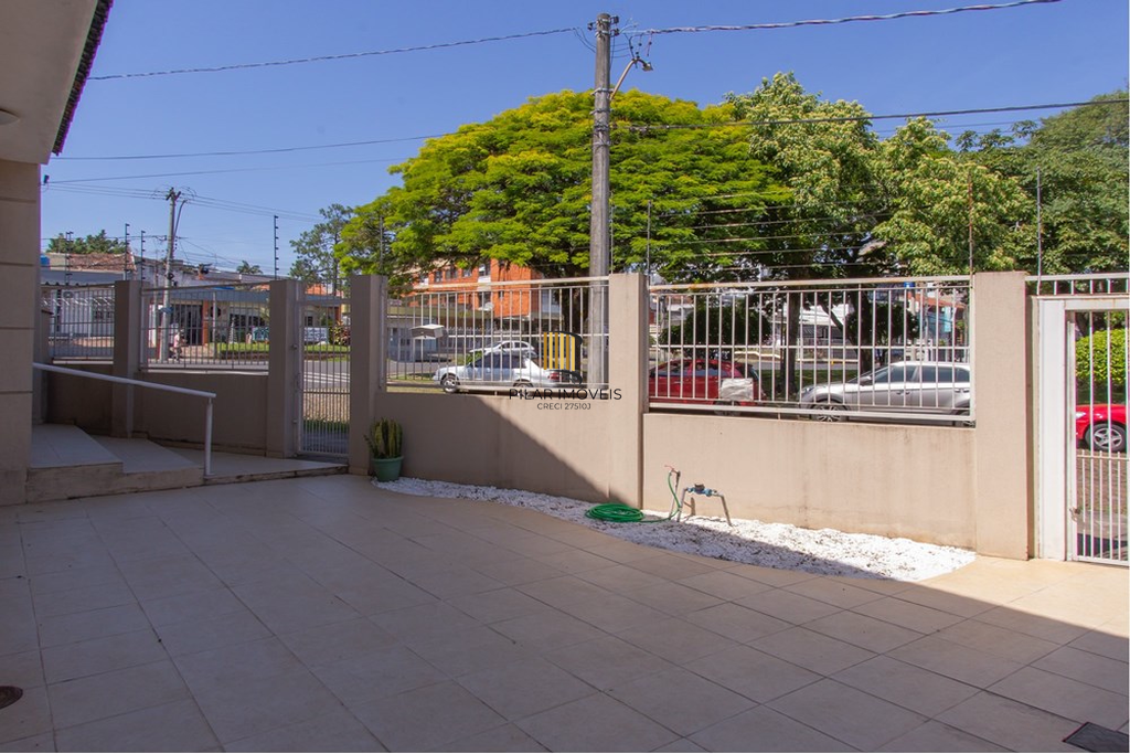 Casa 5 dormitórios no bairro Vila Ipiranga