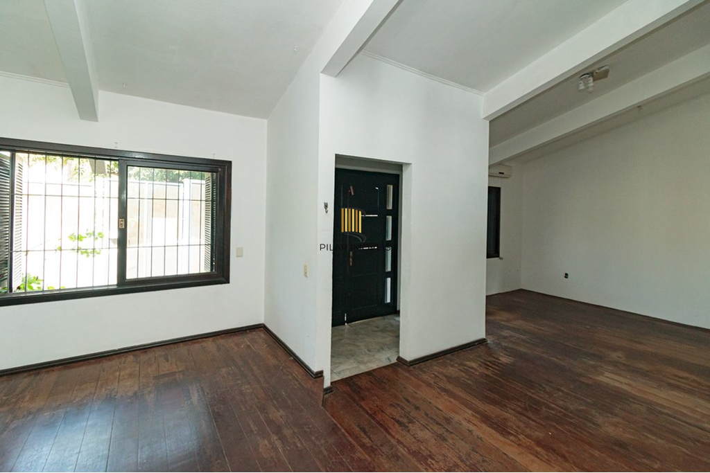 Casa 4 dormitórios no bairro Teresópolis