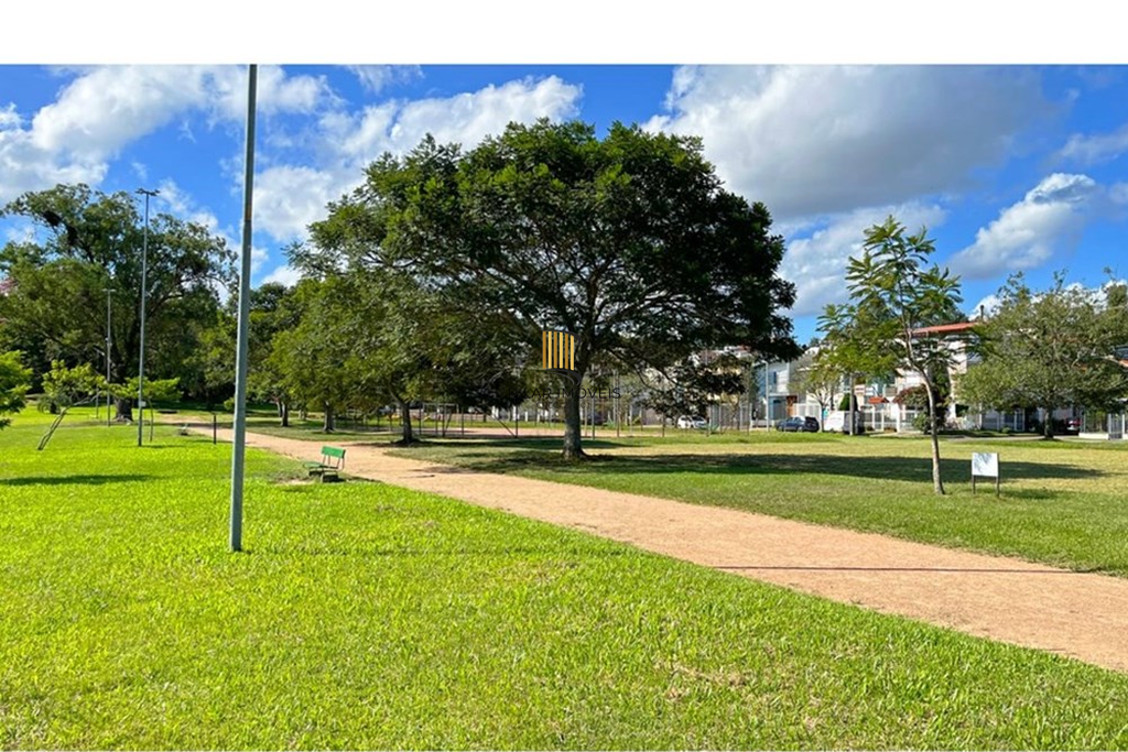 Casa 3 dormitórios no bairro Hípica