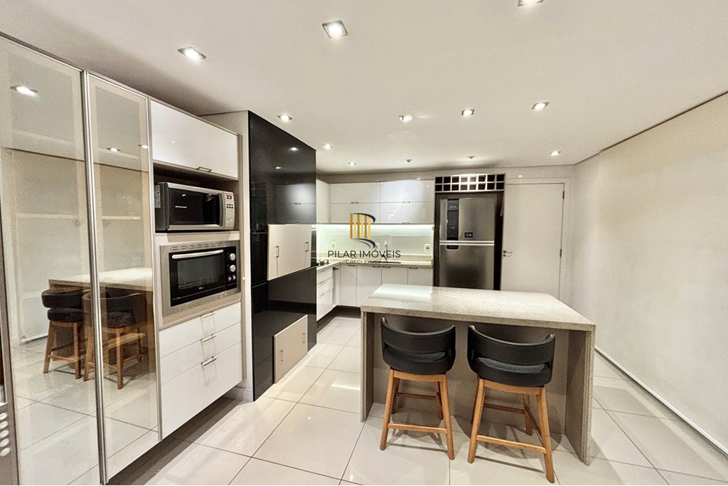 Casa 3 dormitórios no bairro Moinhos de Vento