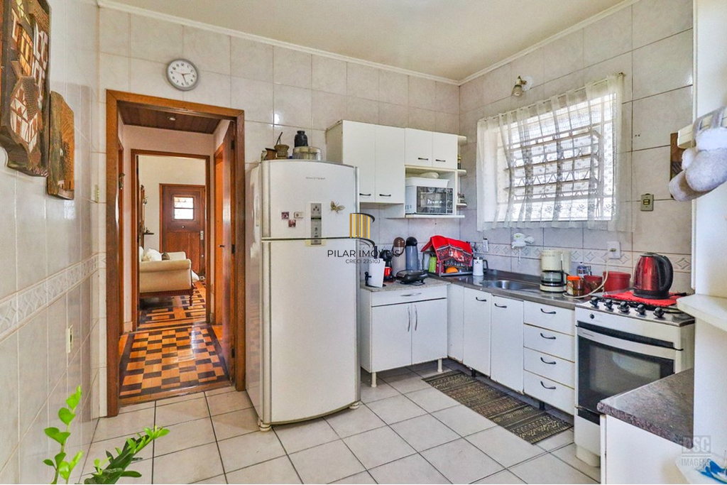 Casa 6 dormitórios no bairro Teresópolis