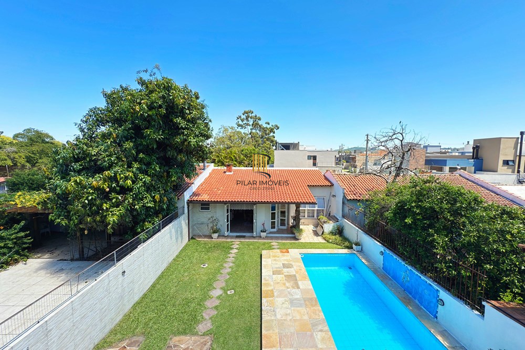 Casa 4 dormitórios no bairro Ipanema