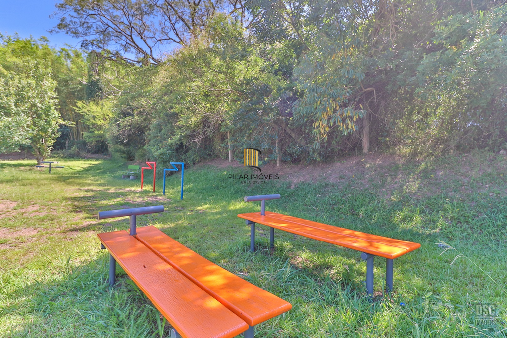 Casa 2 dormitórios no bairro Hípica