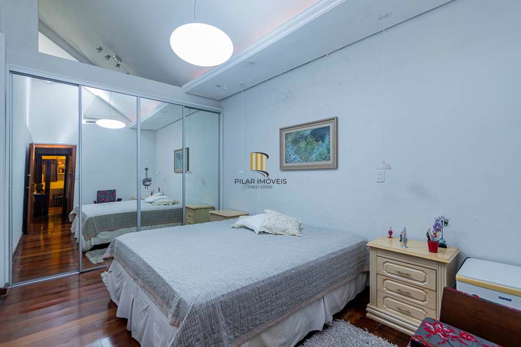 Casa 6 dormitórios no bairro Tristeza