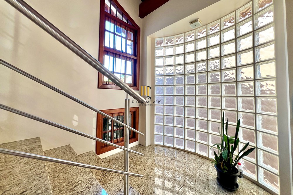 Casa 4 dormitórios no bairro Moinhos de Vento