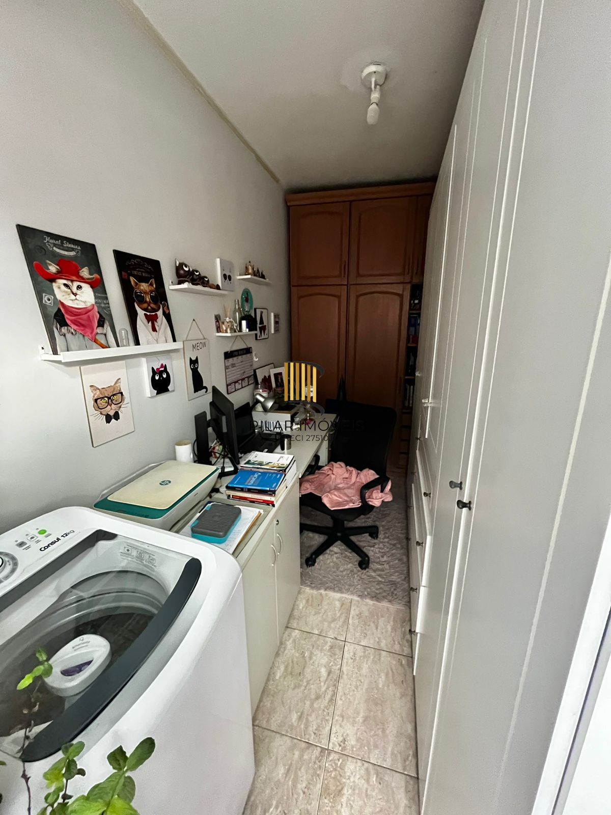 Apto de 02 dorm, banho, sala, coz, area, banho aux, dep, vaga no Cristo Redentor