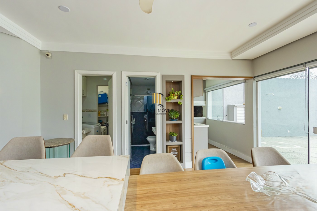 Casa 3 dormitórios no bairro Niterói