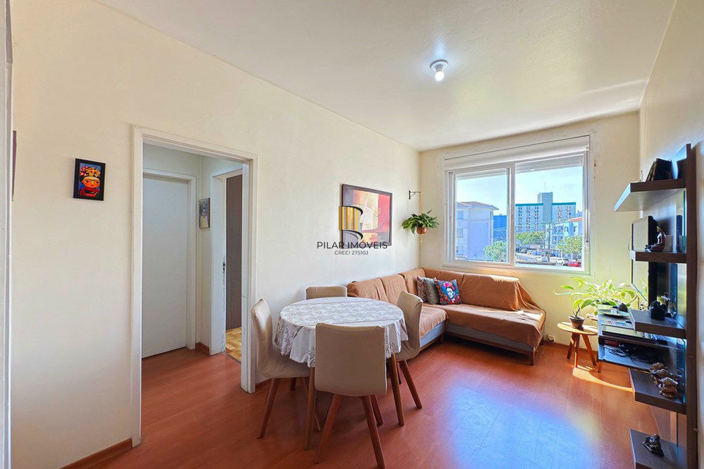 Apartamento 2 dormitórios no bairro Azenha