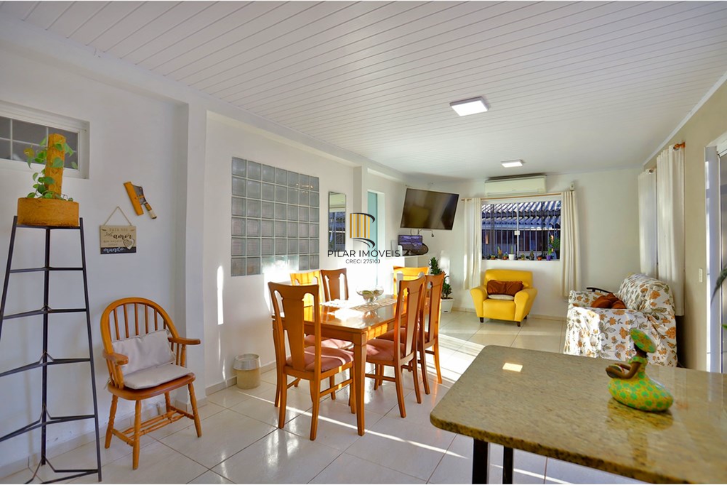 Casa 3 dormitórios no bairro Viamópolis