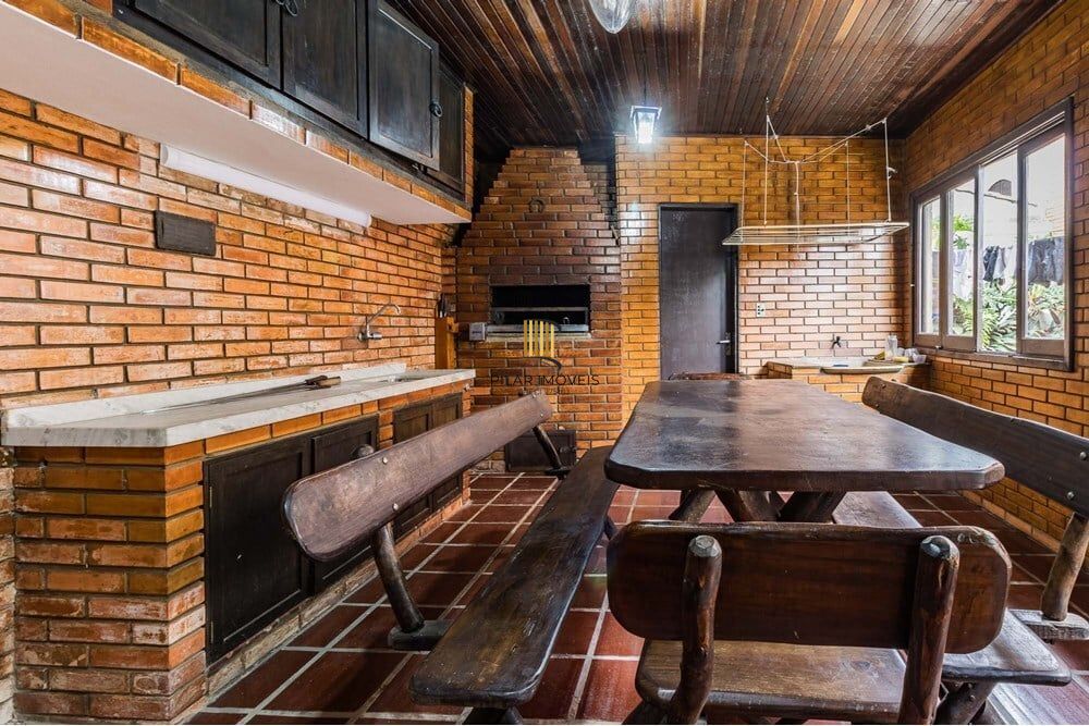 Casa 3 dormitórios no bairro Partenon