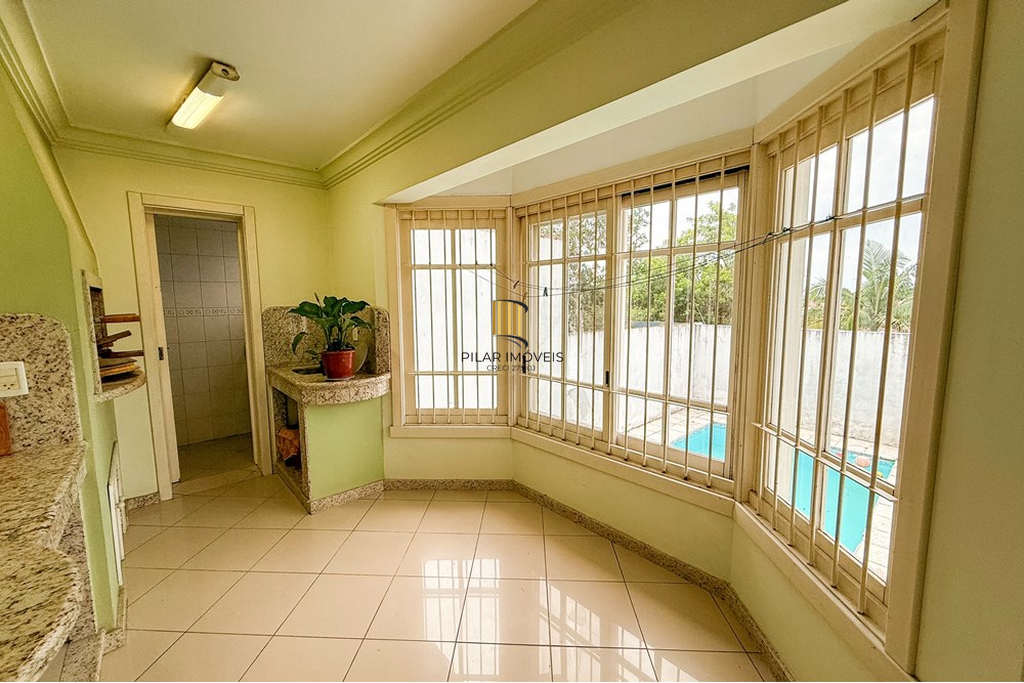 Casa 6 dormitórios no bairro Nossa Senhora das Graças